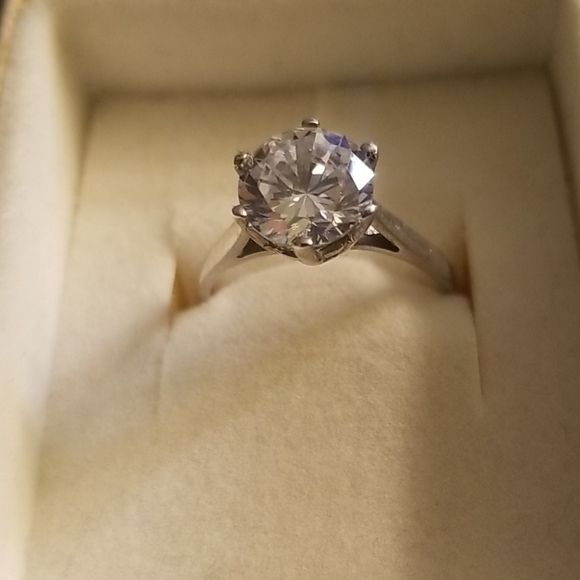 Jewelry - 2ct SOLITAIRE ZIRCON STERLING ENGAGEMENT RING SZ 7